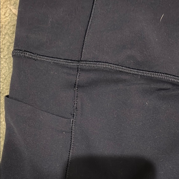 Athleta Salutation Stash Pocket II Capri Navy - Picture 4 of 6